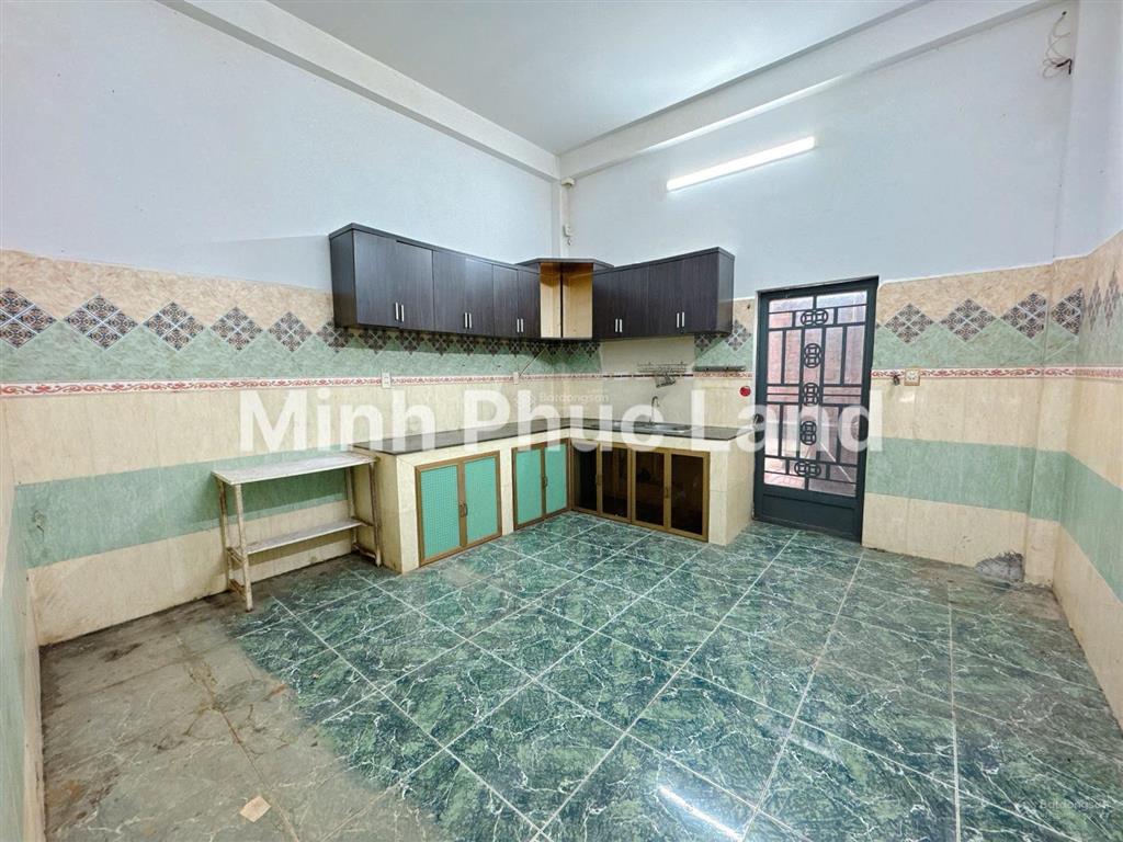 Mặt tiền đường số lý phục man quận 7  4x17,5m  sổ riêng không quy hoạch