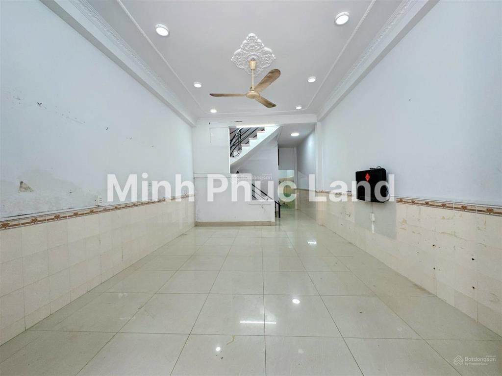 Mặt tiền đường số lý phục man quận 7  4x17,5m  sổ riêng không quy hoạch