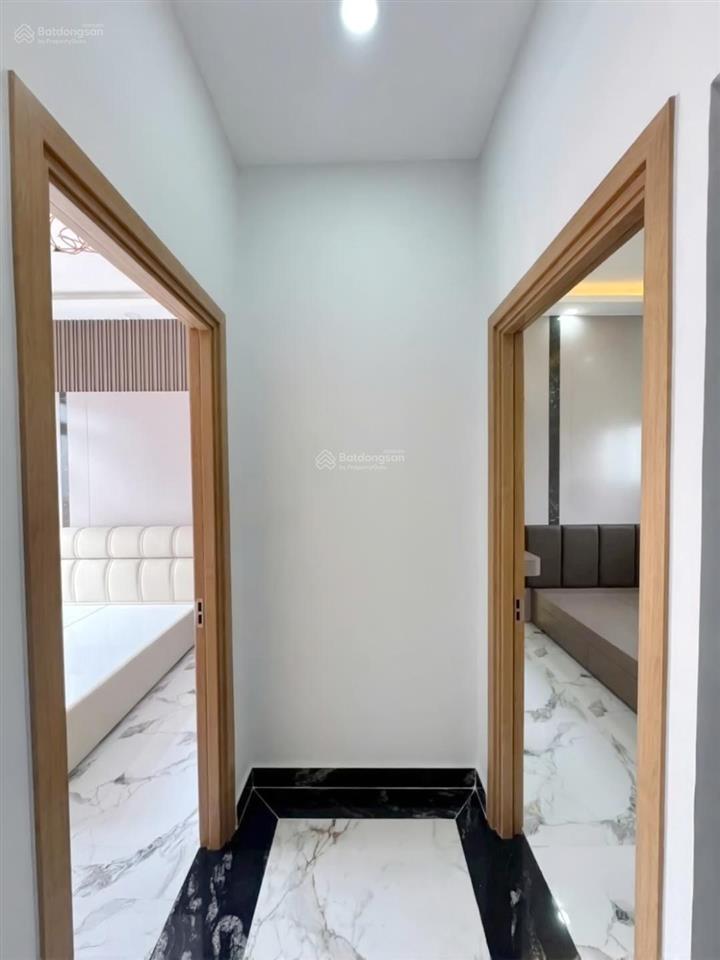 Nhà 1 lầu 2 pn tuyệt đẹp cách hẻm xe hơi huỳnh tấn phát 20m p.tân thuận.q7