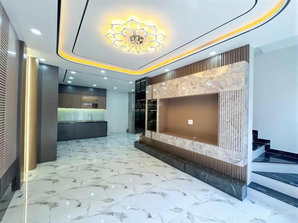 Nhà 1 lầu 2 pn tuyệt đẹp cách hẻm xe hơi huỳnh tấn phát 20m p.tân thuận.q7