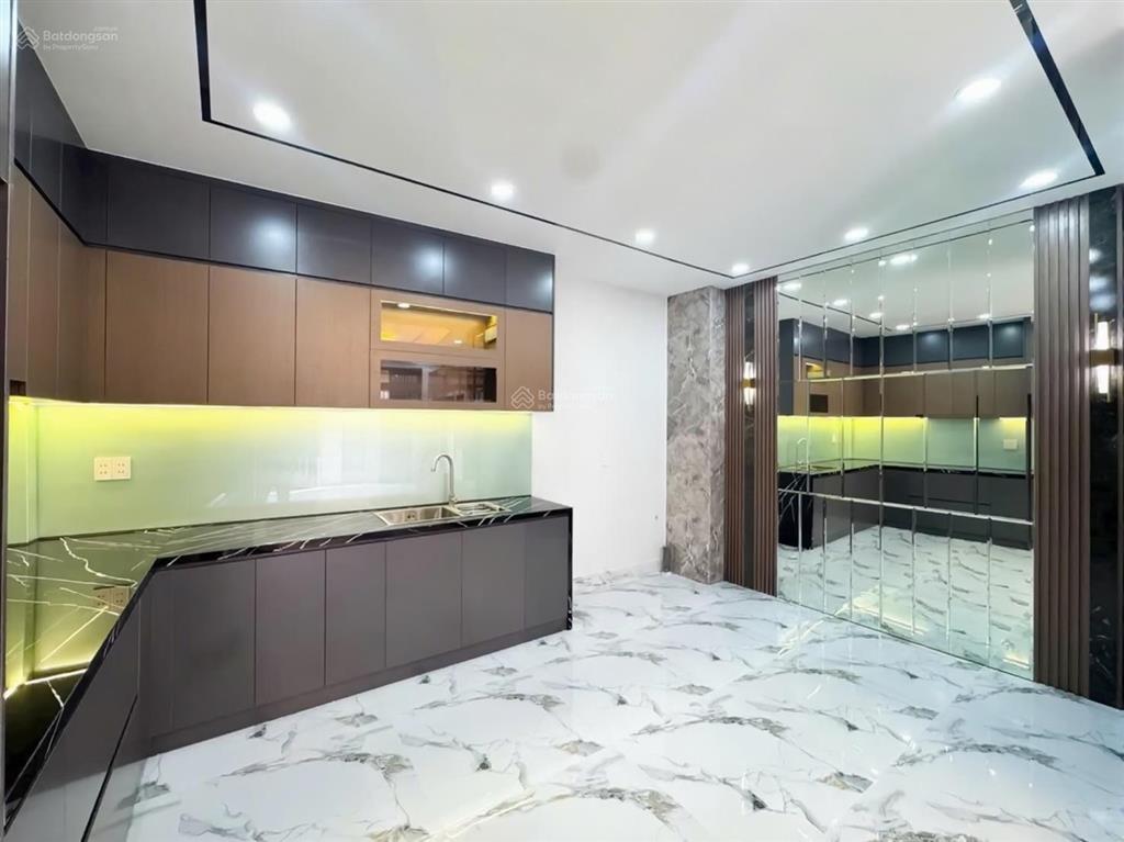 Nhà 1 lầu 2 pn tuyệt đẹp cách hẻm xe hơi huỳnh tấn phát 20m p.tân thuận.q7
