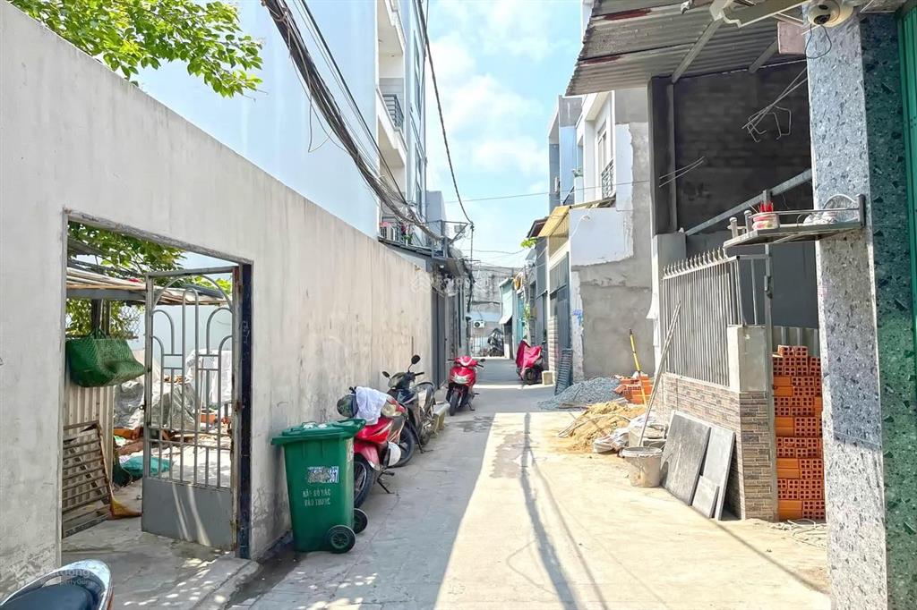 Nhà 2 lầu st hẻm 749 huỳnh tấn phát, p. phú thuận, quận 7