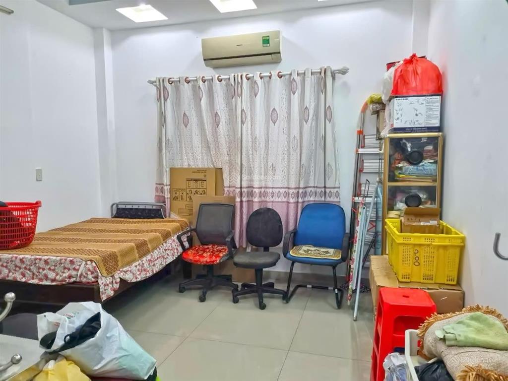 Xuất cảnh cần bán gấp nhà 3 lầu tuyệt đẹp kdc nam long quận 7