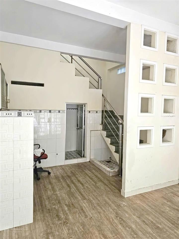 Xuất cảnh tôi cần bán nhà 2 lầu hẻm 645 trần xuân soạn p. tân hưng, quận 7