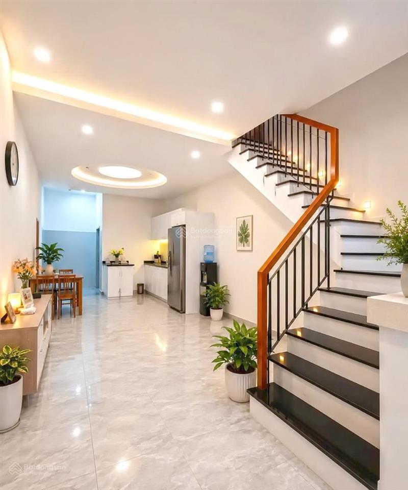 Hàng hiếm  nhà đẹp 2 lầu st ôtô đậu trong nhà đường 8m khu kiều đàm, q7