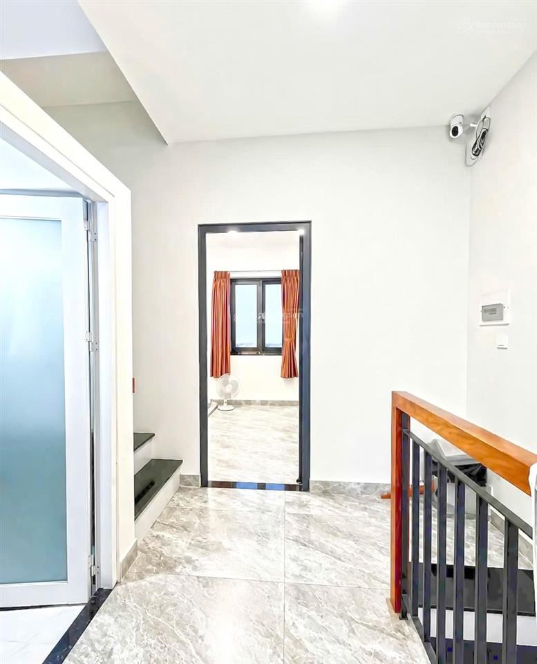 Hàng hiếm  nhà đẹp 2 lầu st ôtô đậu trong nhà đường 8m khu kiều đàm, q7