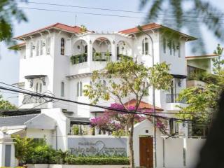 Khan hiếm| bán biệt thự 3 mặt tiền khu compound thảo điền| dt 17x21| 3 lầu| 128 tỷ