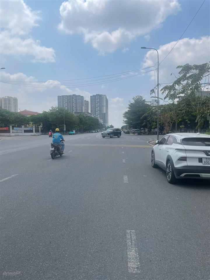 Siêu phẩm| mt trương văn bang, p. thạnh mỹ lợi thủ đức| dt 8x20|3 tầng| hđt 155tr| 95 tỷ