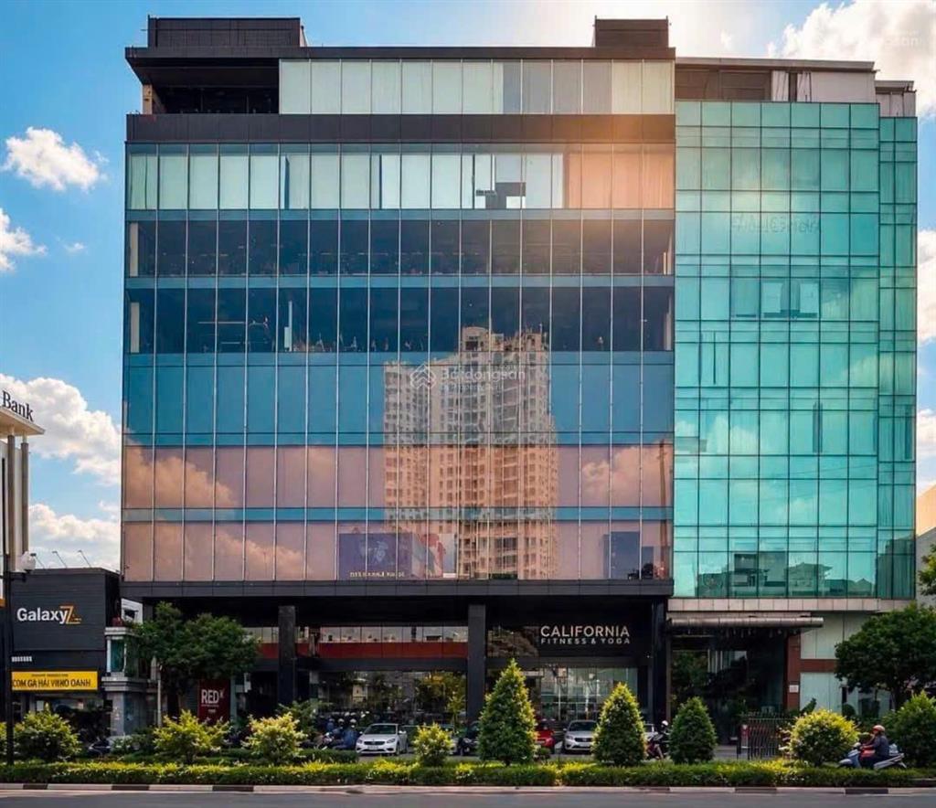 Khan hiếm|tòa nhà văn phòng phù hợp cho anh/chị tìm gần 5,000m2 sàn | dt 28x22| hầm+ 10 tầng|q. pn