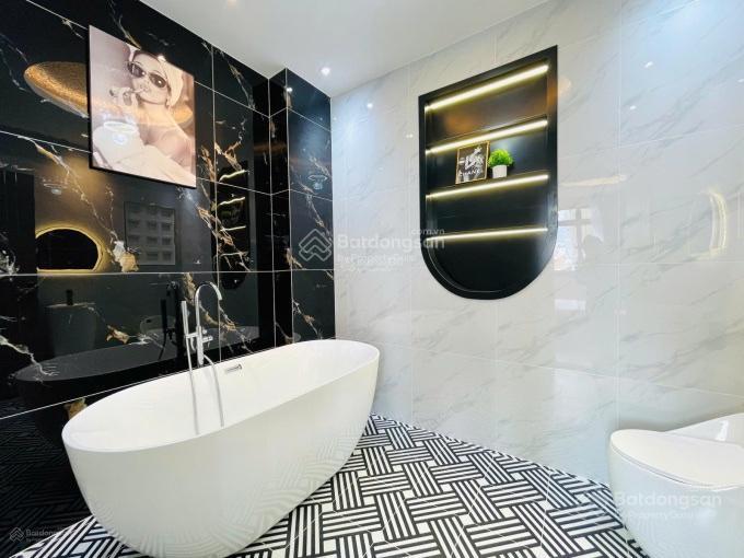 Nhà nguyễn văn công gò vấp, sổ riêng hoàn công, 1 trệt 2 lầu, giá 2tỉ200, ở tốt, đầu tư sinh lời.