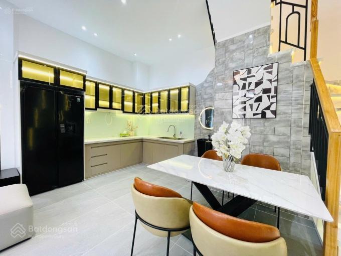 Nhà nguyễn văn công gò vấp, sổ riêng hoàn công, 1 trệt 2 lầu, giá 2tỉ200, ở tốt, đầu tư sinh lời.