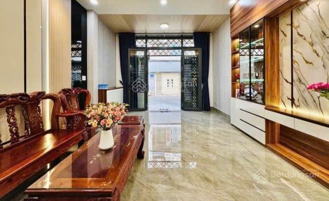 Cô hồng về quê cần bán căn đường hoa cúc 64m2, 1t2l. đang cho thuê 18tr/th. sổ riêng.  0382 908 ***