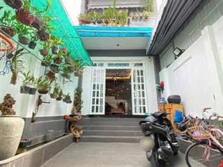 Kẹt tiền cần bán gấp nhà 3 tầng ngay vạn phúc 104m2 giá chỉ 7,95 tỷ, còn bớt