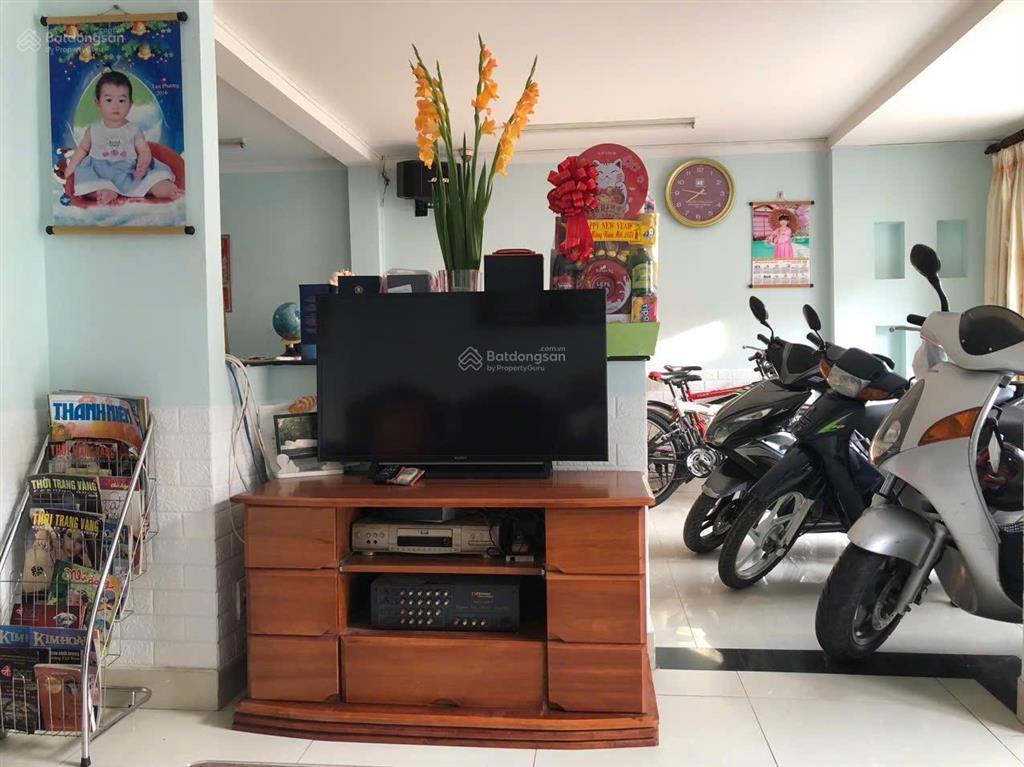 Nhà mặt tiền đường số 16, hiệp bình chánh thủ đức, ngay ngã tư bình triệu
ngang 8m rộng rãi