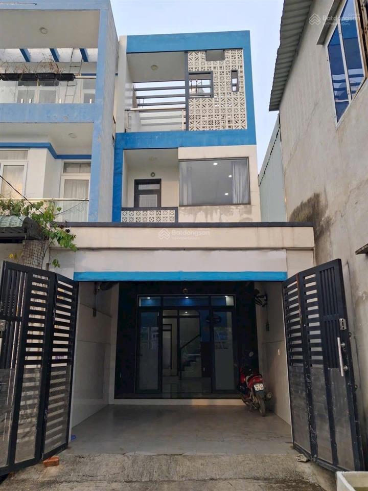 Cần bán gấp nhà 3 tầng ô tô ngủ nhà quốc lộ 13, thủ đức, sổ hoàn công