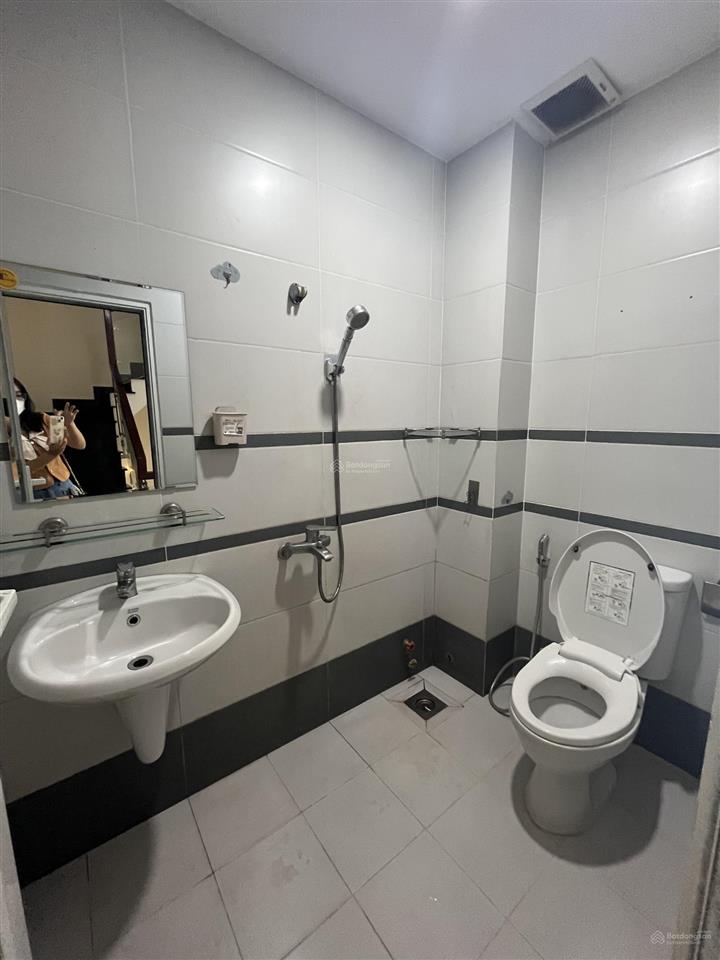 Bán nhà 4 tầng hiệp bình chánh, thủ đức.
dt 53m2.
giá 7,35 tỷ, sổ hồng riêng.