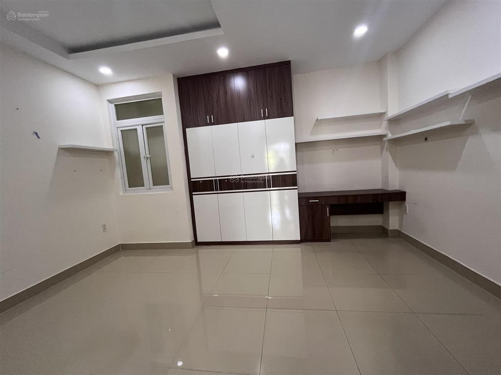 Bán nhà 4 tầng hiệp bình chánh, thủ đức.
dt 53m2.
giá 7,35 tỷ, sổ hồng riêng.