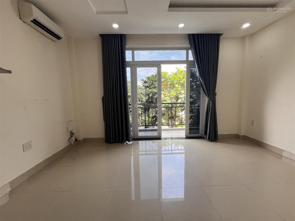 Bán nhà 4 tầng hiệp bình chánh, thủ đức.
dt 53m2.
giá 7,35 tỷ, sổ hồng riêng.