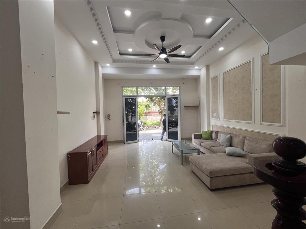 Bán nhà 4 tầng hiệp bình chánh, thủ đức.
dt 53m2.
giá 7,35 tỷ, sổ hồng riêng.