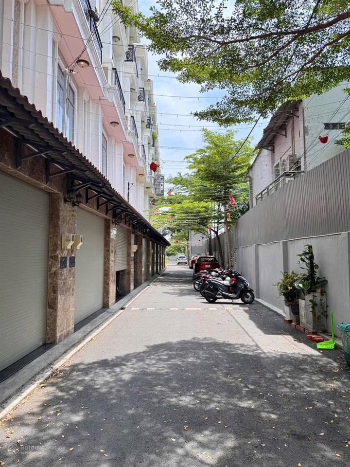 Cần bán ngay căn nhà 5 tầng gần vạn phúc thủ đức, dọn vào ở ngay, sổ hồng riêng