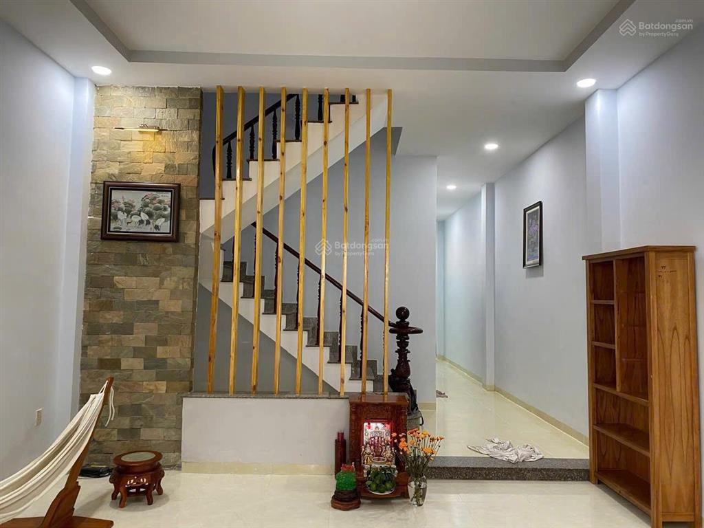 Bán gấp nhà 3 tầng quốc lộ 13, hiệp bình phước, gần ngay đại học luật, thủ đức, giá 8 tỷ/110m2