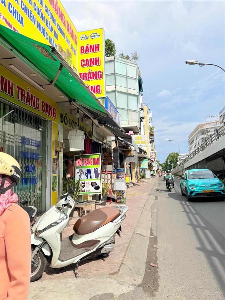 Bán gấp nhà 3 tầng mặt tiền kinh doanh gò vấp, cạnh big c, giá 6,1 tỷ, sổ hồng riêng
