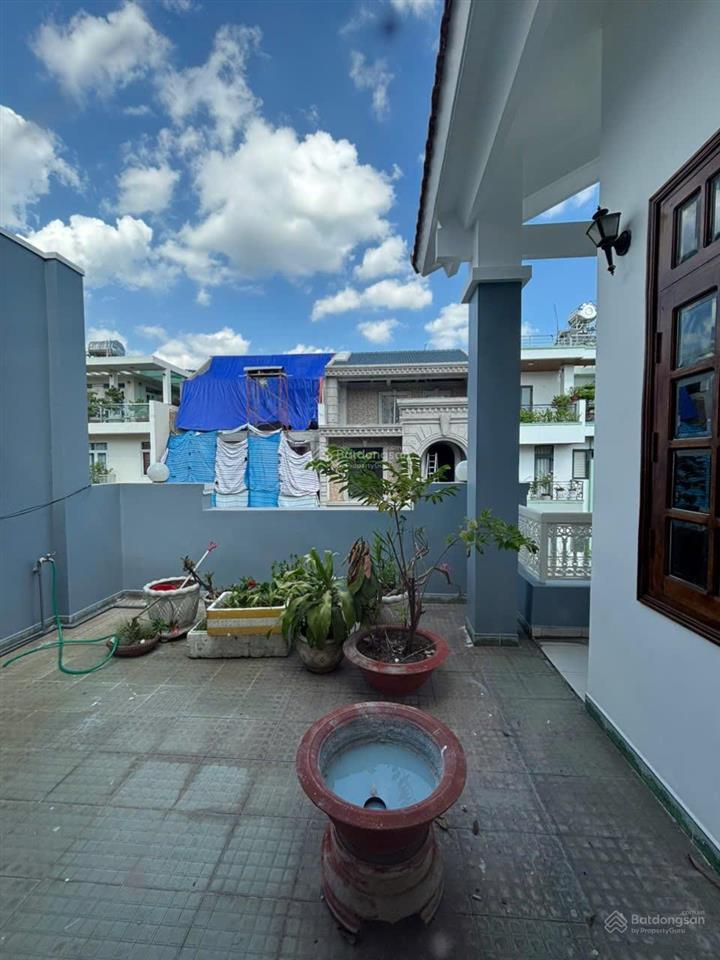 Cho thuê nhà khu bên sông gigamall, 8mx16m 1 trệt 2 lầu, garage xe hơi, 25tr.
