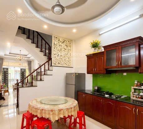 Cần bán gấp nhà 4 tầng ngay hẻm ô tô thông ngay quốc lộ 13, thủ đức, 56m2 giá 7,1 tỷ, sổ hồng riêng