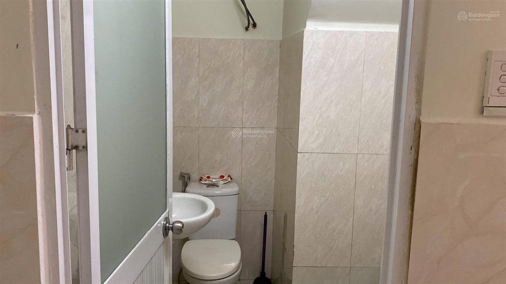 Cho thuê nhà nguyên căn hxh 4x15m, 3pn, 3wc trung tâm quận 7 chỉ 15tr/th