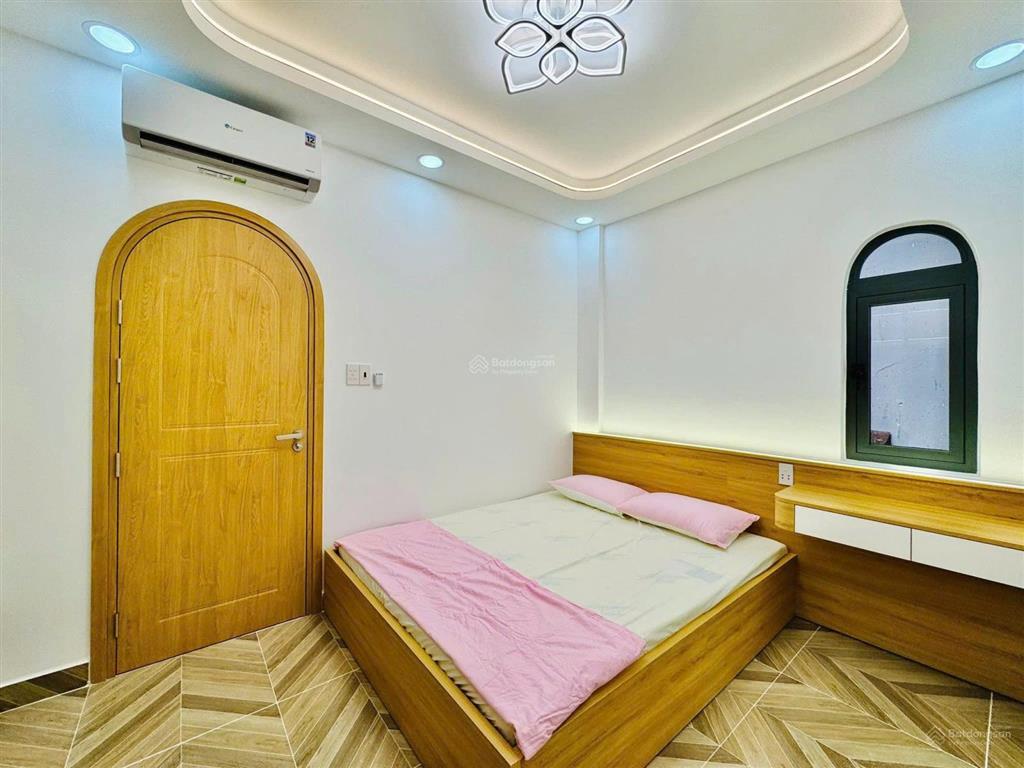 Nhà đẹp 3 tầng bán gấp đường dương quảng hàm, gò vấp/ dt 50,5m2 shr đầy đủ/ hẻm 5m