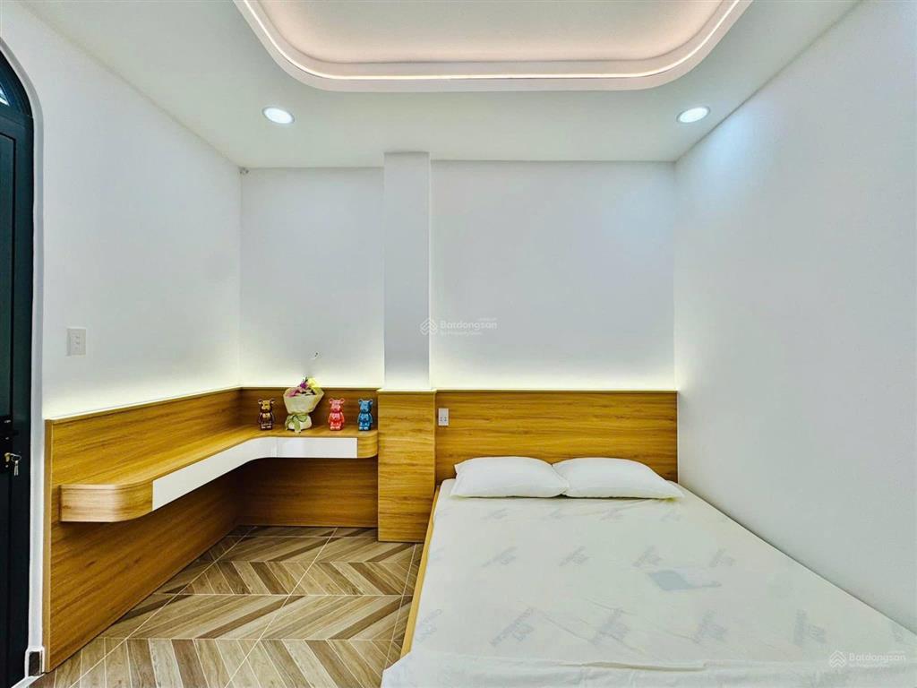 Nhà đẹp 3 tầng bán gấp đường dương quảng hàm, gò vấp/ dt 50,5m2 shr đầy đủ/ hẻm 5m