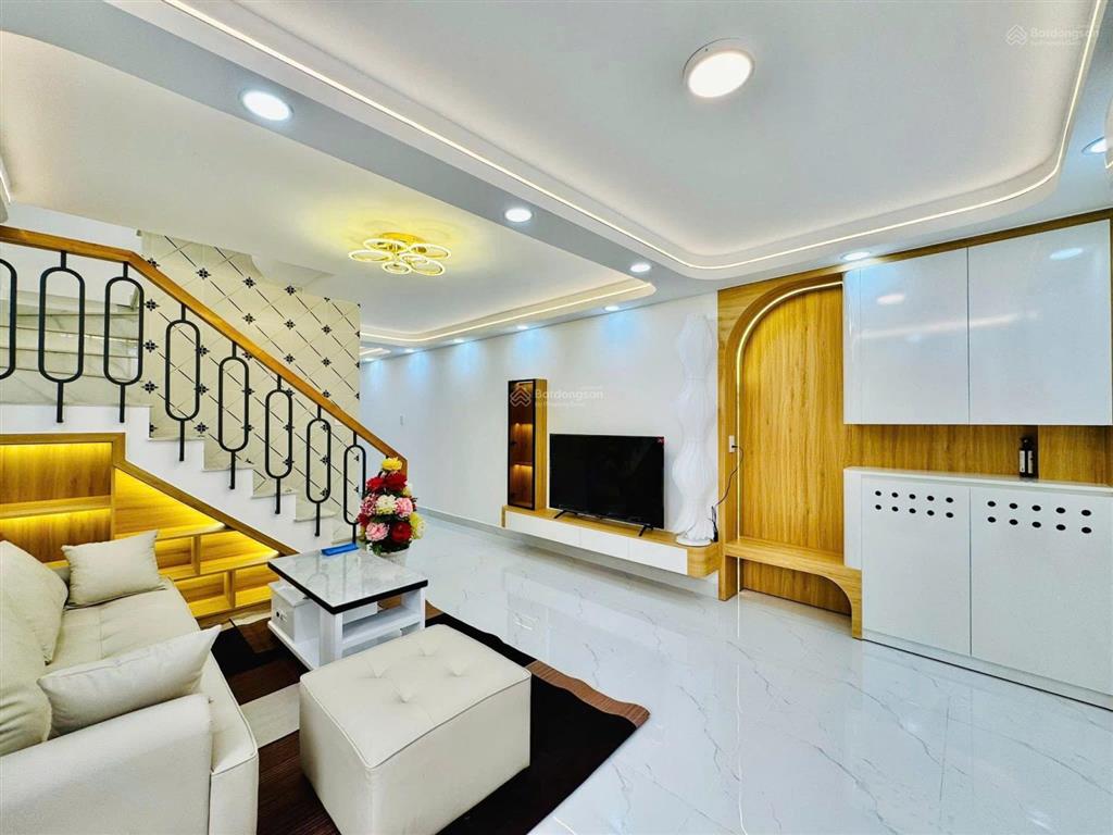 Nhà đẹp 3 tầng bán gấp đường dương quảng hàm, gò vấp/ dt 50,5m2 shr đầy đủ/ hẻm 5m