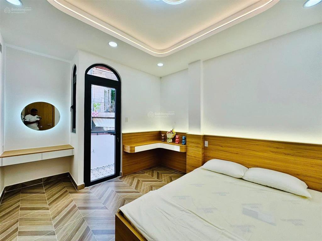 Nhà đẹp 3 tầng bán gấp đường dương quảng hàm, gò vấp/ dt 50,5m2 shr đầy đủ/ hẻm 5m