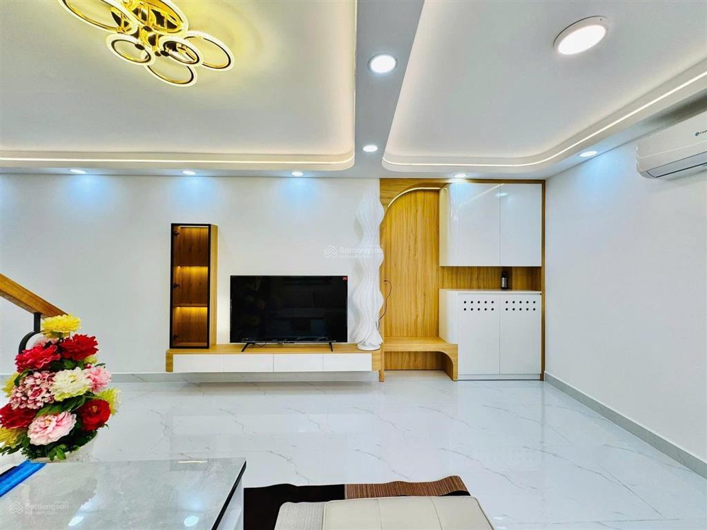 Nhà đẹp 3 tầng bán gấp đường dương quảng hàm, gò vấp/ dt 50,5m2 shr đầy đủ/ hẻm 5m