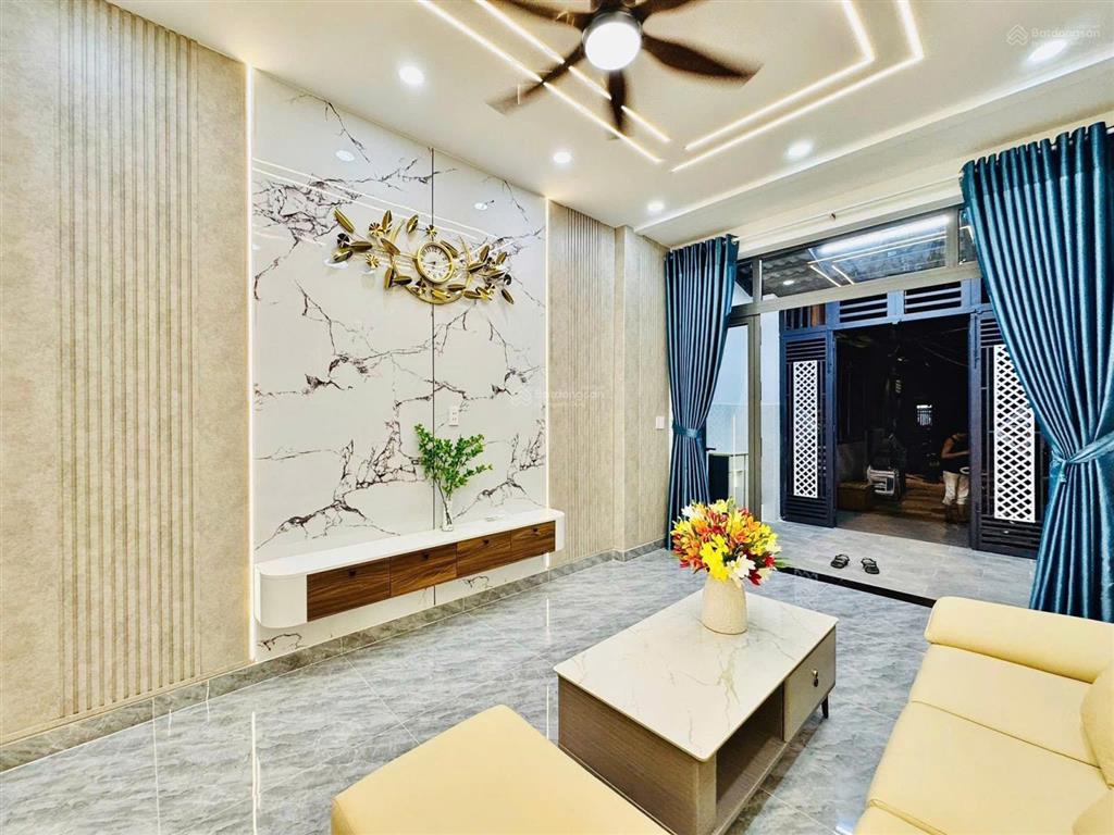 Cô hà cần bán gấp căn nhà dt 54m2 ngay đường lê lợi, gò vấp, sẵn hđ thuê 12 tr/ tháng/ shr, hẻm oto
