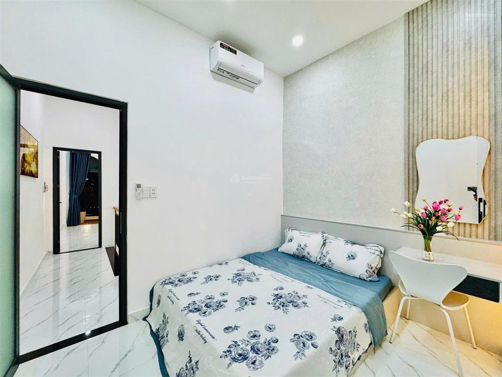 Cô hà cần bán gấp căn nhà dt 54m2 ngay đường lê lợi, gò vấp, sẵn hđ thuê 12 tr/ tháng/ shr, hẻm oto