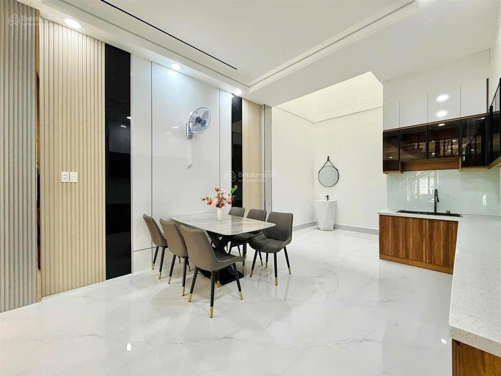 Chị sương bán gấp nhà trả nợ đường lê thị hồng, gò vấp/ dt 52,6m2 sổ riêng sang ngay