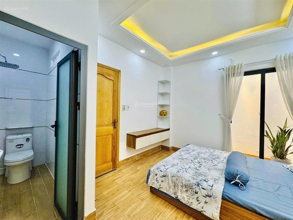 Nhà đẹp 3 tầng bán gấp đường bùi văn thêm, phú nhuận/ dt 52,6m²/ sổ riêng, hẻm oto