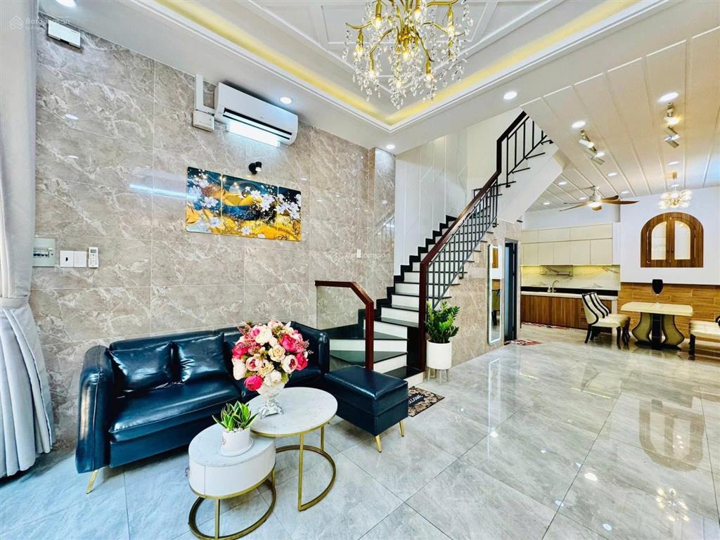 Nhà đẹp 3 tầng bán gấp đường bùi văn thêm, phú nhuận/ dt 52,6m²/ sổ riêng, hẻm oto