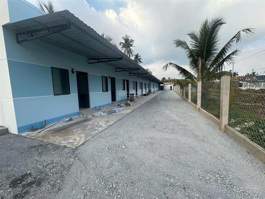 Dãy 11 phòng trọ cao cấp mặt tiền ql60 ngay khu công nghiệp