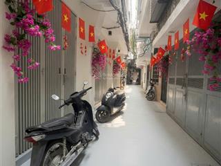 Trần hữu tước  35m  ngõ rộng thông kd  10m ô tô tránh  gần hồ  nhà dân xây chắc chắn  8 tỷ