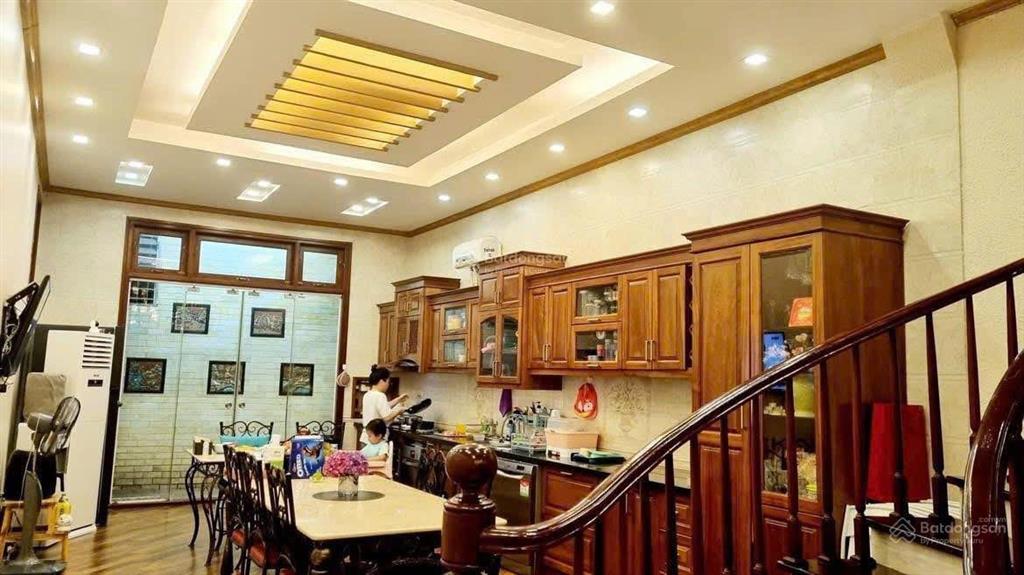 Bán nhà phố thái hà  ô tô đỗ cửa  gần phố thông trung liệt  rộng 60m  5 tầng  dân xây  ở luôn