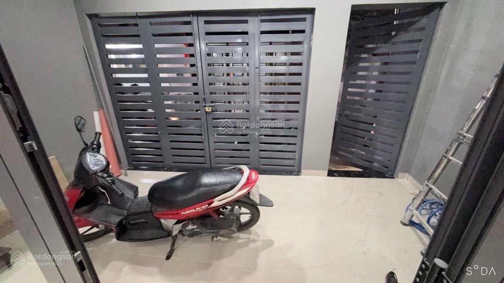 Hxh  4 tầng  thông âu cơ  luỹ bán bích  ngang lớn 5m  nở hậu  2 mặt tiền thoáng