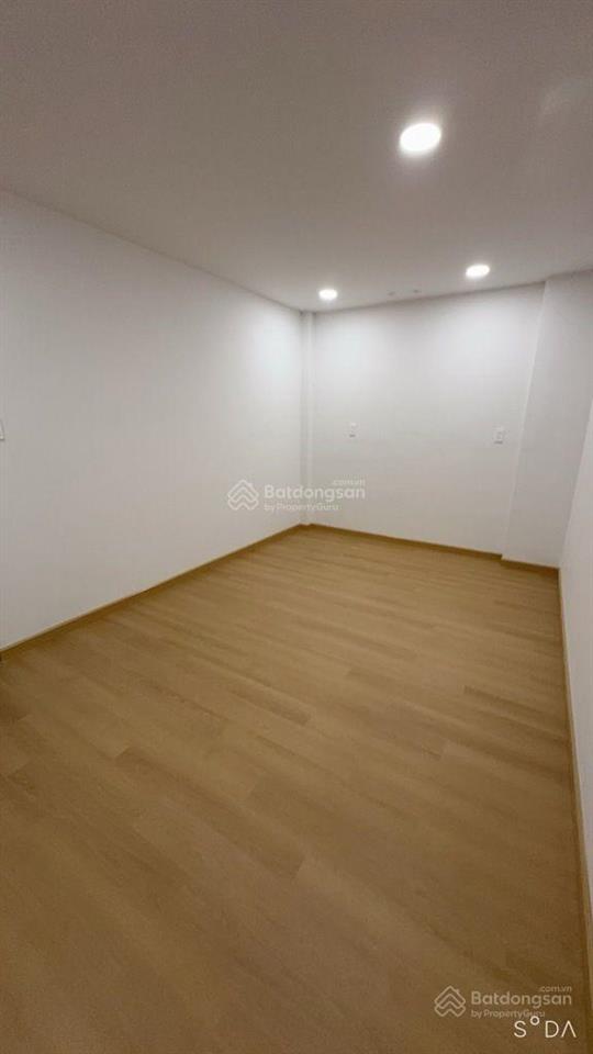 Hxh  4 tầng  thông âu cơ  luỹ bán bích  ngang lớn 5m  nở hậu  2 mặt tiền thoáng