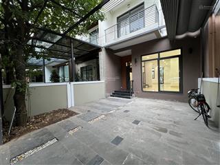 Chính chủ cho thuê liền kề kđt starlake, có thang máy. giá thoả thuận