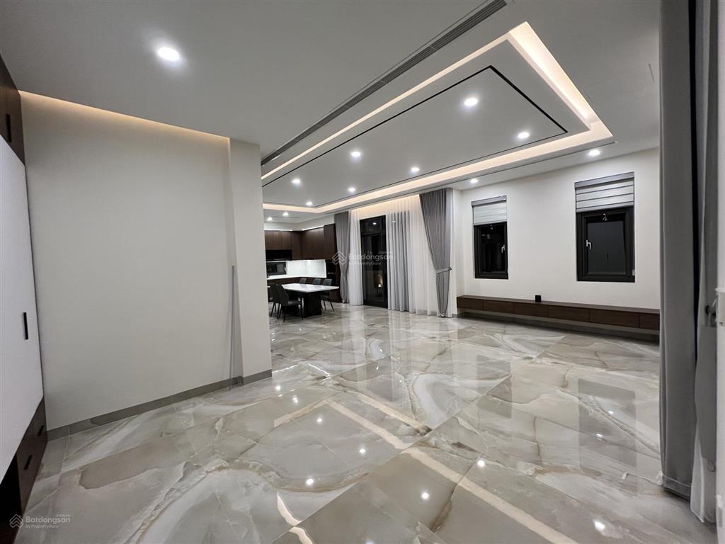 Chính chủ cho thuê biệt thự song lập có thang máy, nhà mới, ở khu h7 starlake