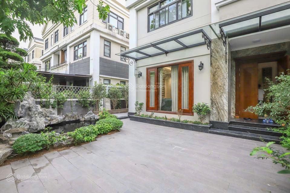 Chính chủ cho thuê biệt thự song lập 220m2 có thang máy, hồ cá, sân vườn ở khu đô thị starlake