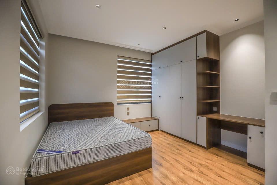 Chính chủ cho thuê biệt thự song lập 220m2 có thang máy, hồ cá, sân vườn ở khu đô thị starlake