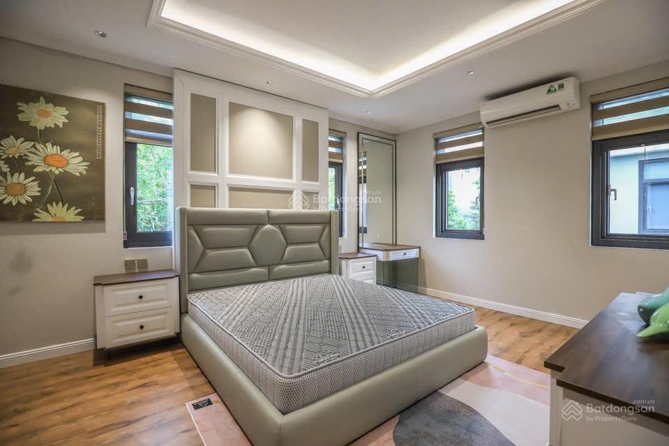 Chính chủ cho thuê biệt thự song lập 220m2 có thang máy, hồ cá, sân vườn ở khu đô thị starlake