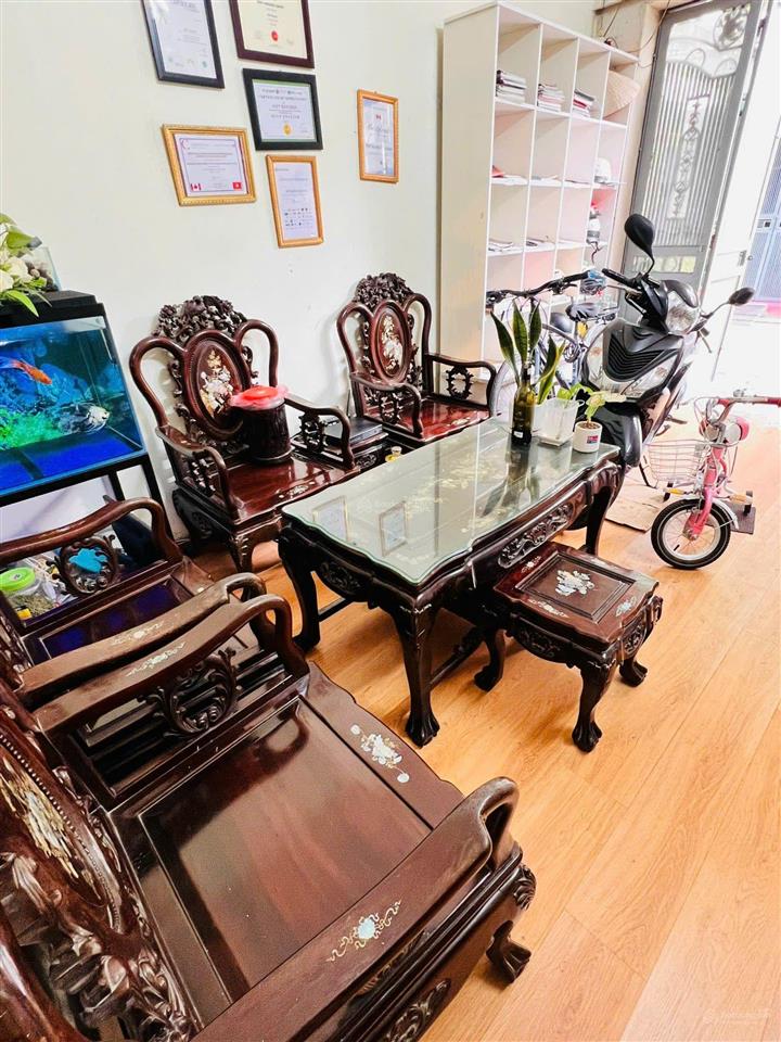 Chủ cần tiền bán gấp nhà 4 tầng phố vạn bảo